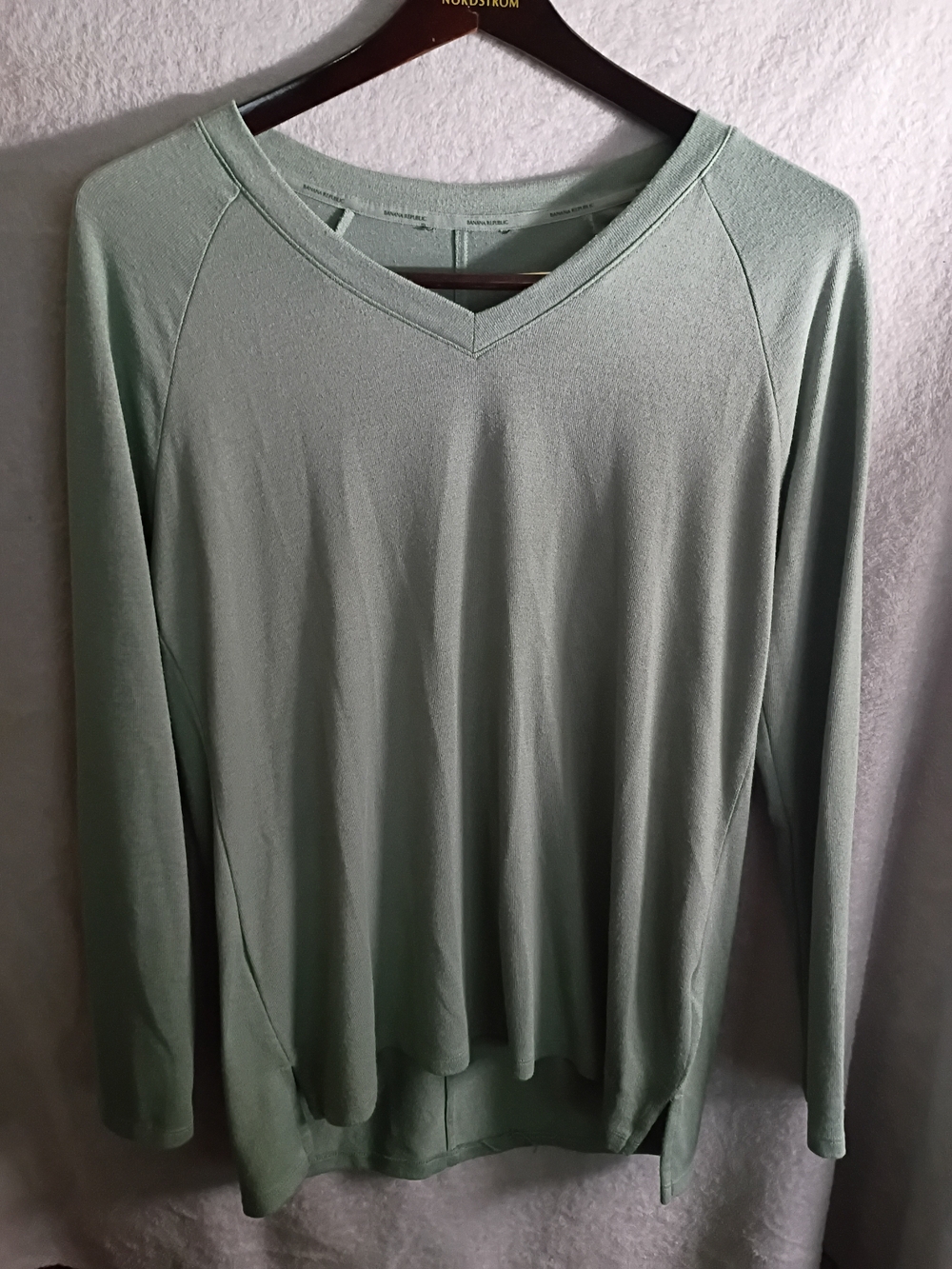 Women's Lightweight V-Neck Sweater - Mint Green